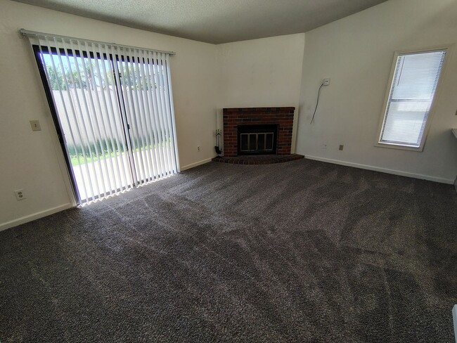 Photo - 932 Inez Dr