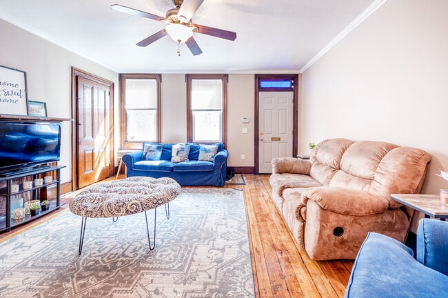 Photo - 1729 Edwards Way