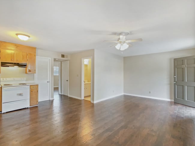 Photo - Woodlawn Manor