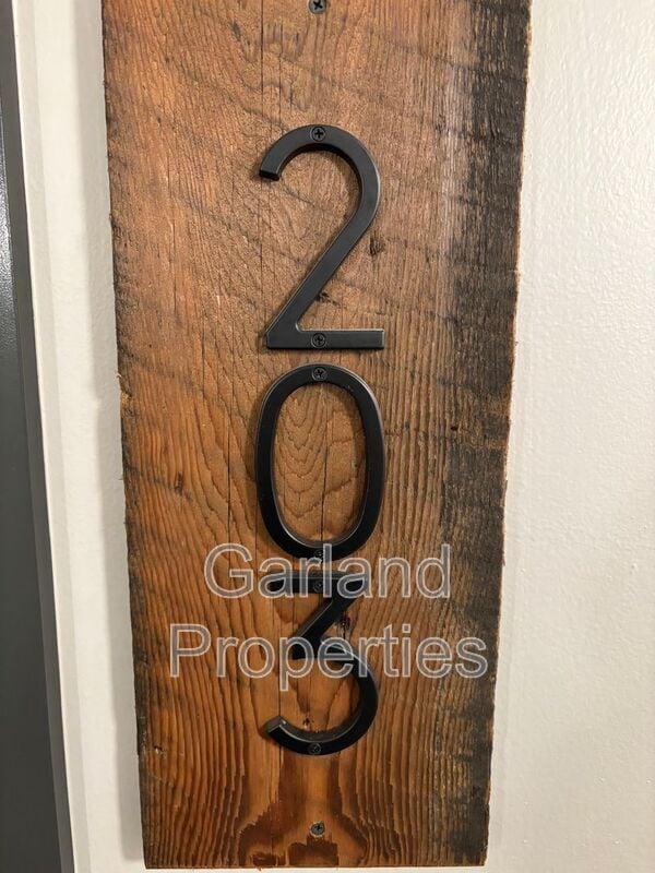 Building Photo - 73 W Main St Unit Apt 203