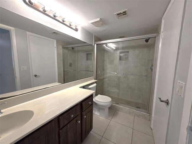 Photo - 5672 Rock Island Rd Unidad 251