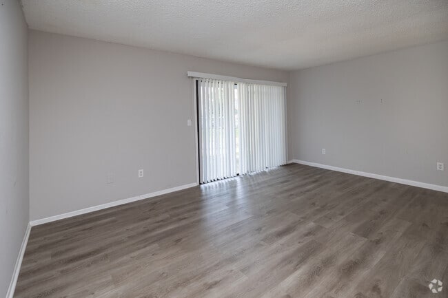 2BR, 2BA - 1,015SF-Living room