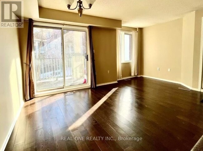 Photo - 75 Weldrick Rd E