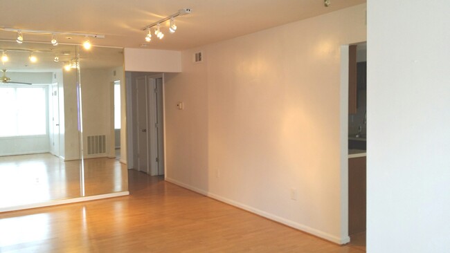 Photo - 14911 Cleese Ct Unidad 4BE Rental