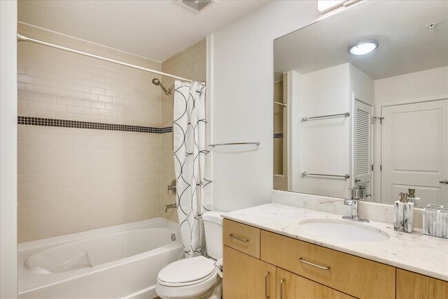 Photo - 5925 Almeda Rd Unit 11806