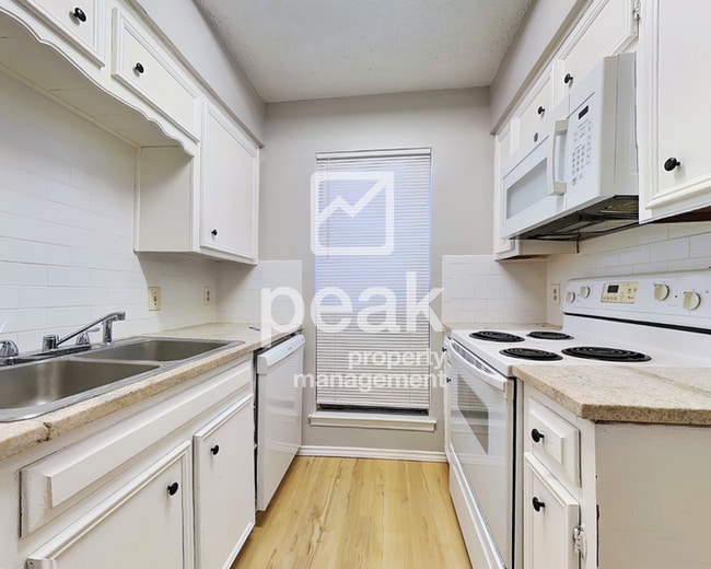 Photo - $1,475! 2/Bed1.5Bath duplex in Arlington!