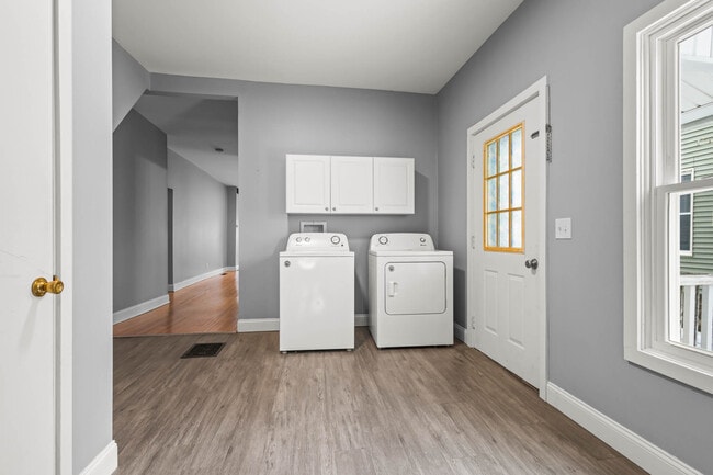 Photo - 208 S Swan St