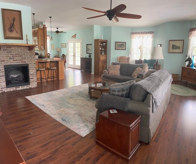 spacious open living room - 203 Three Runs Plantation Dr Unidad 1