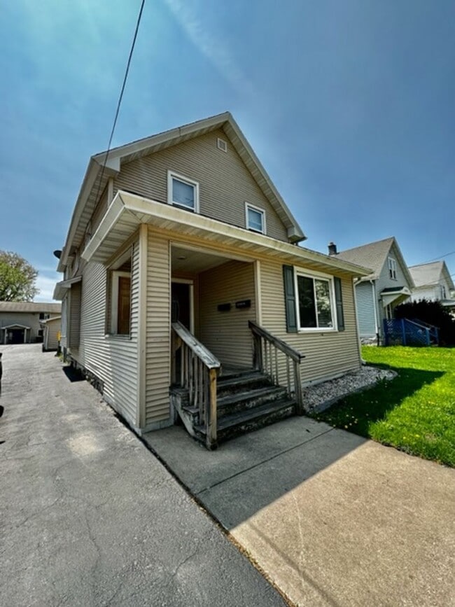 Photo - 1152 Stuart St