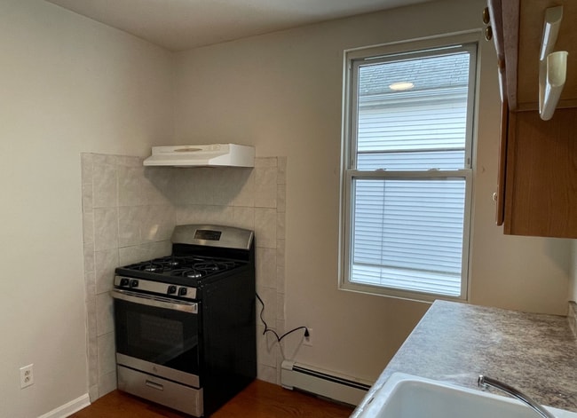 Photo - 75 Putnam St Unit 1