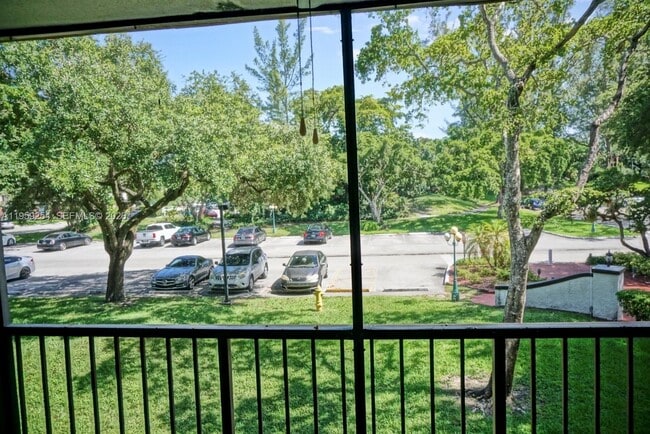 Photo - 3740 Inverrary Dr Unit 2N