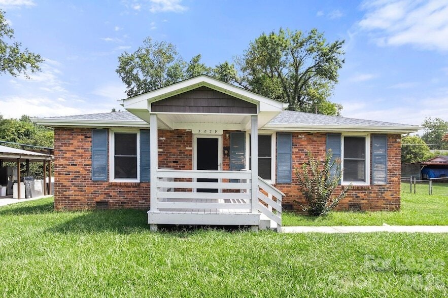 Photo - 3829 Stonehaven Dr