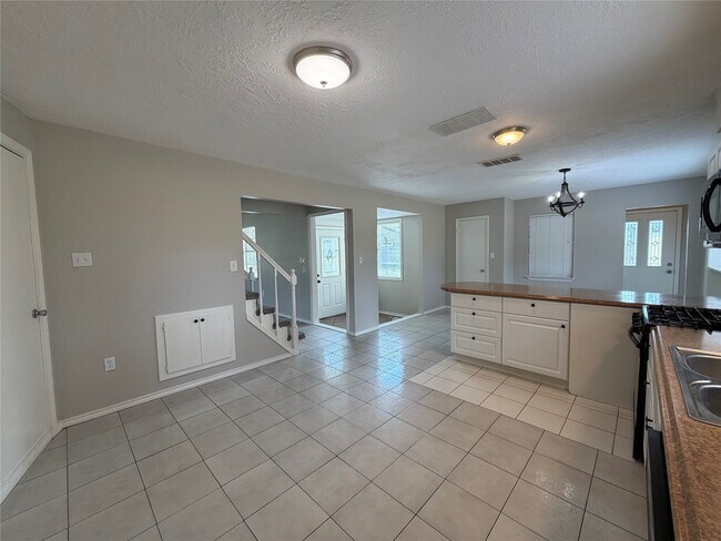 Photo - 615 Texas St