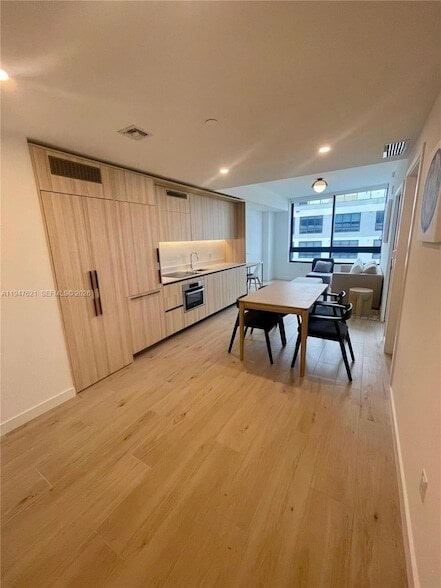 Building Photo - 225 N Miami Ave Unit 3104