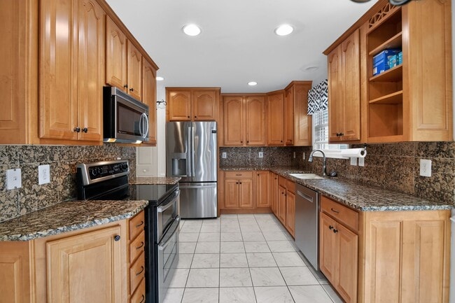 Photo - Beautiful 4BR Colonial in Devon Green | Prime North Stafford Location