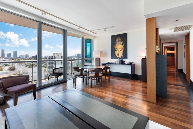 Photo - 2301 Collins Ave