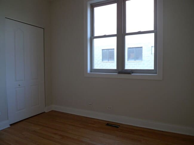 Photo - 2335 W Washington Blvd Unidad 2