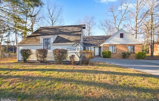 206 Fairway Cir