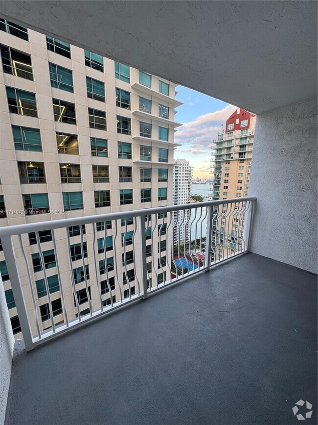 Building Photo - 1200 Brickell Bay Dr Unit 3010 Rental