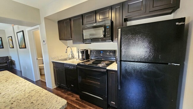 5&15 Apartments