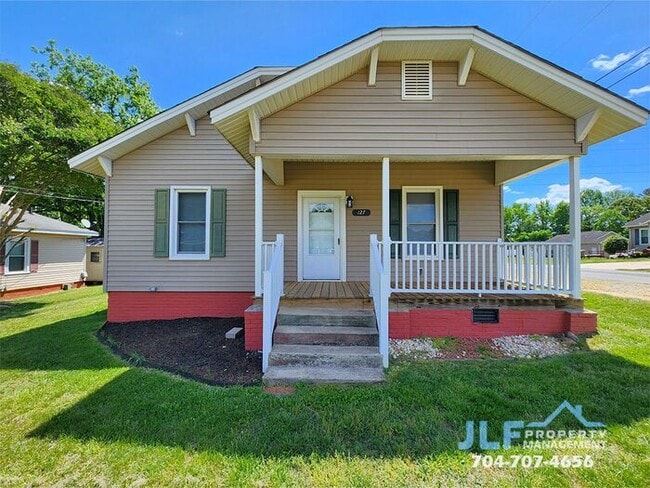 Building Photo - Charming 3/1 Ranch in China Grove!
