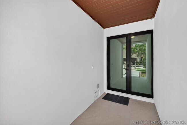 Photo - 704 SW 9th St