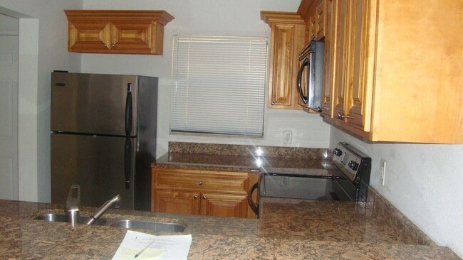 Photo - 1515 Lake Crystal Dr Unit H