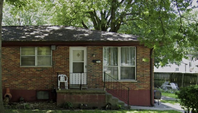 Building Photo - 111 E Madison St Rental