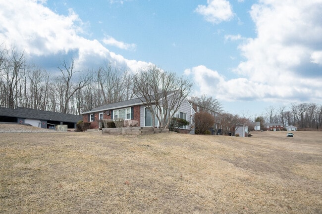 Photo - 86 Old Farms Ln