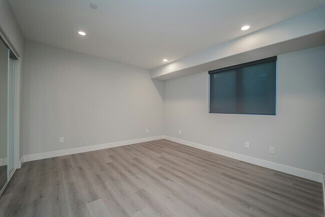 2115 Holly Dr