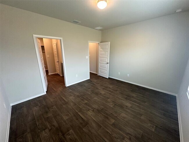 Photo - 2701 Derwent Dr