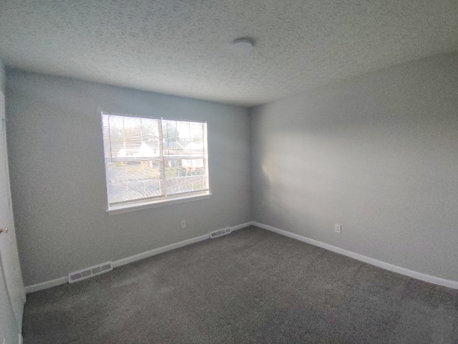 Photo - 4 Ferguson Dr