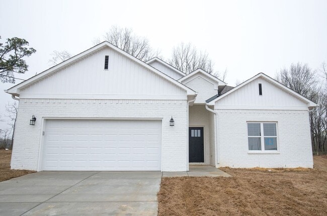Building Photo - 4 bedroom, 2 bath in Brighton TN built in ... Rental