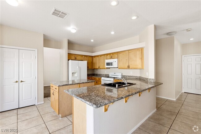 Building Photo - 2802 Yorkshire Ave Rental