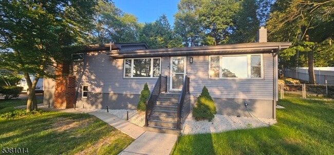 Building Photo - 141 West End Ave Rental