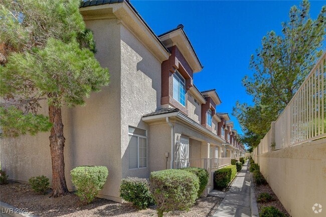 Building Photo - 908 Dusty Creek St Rental