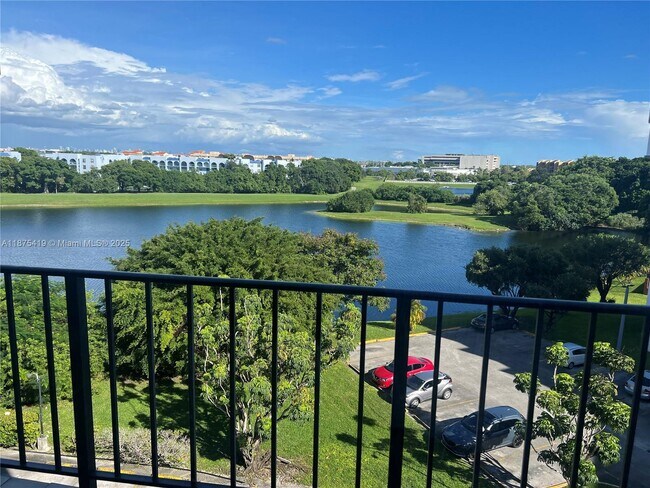 Photo - 9682 Fontainebleau Blvd Unidad 602