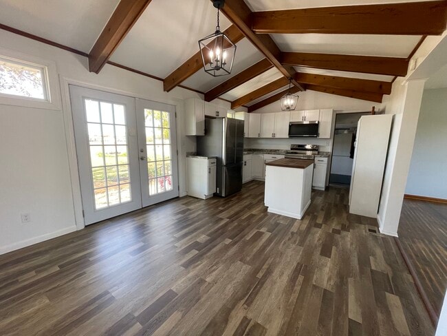 Photo - 512 Taryton Dr