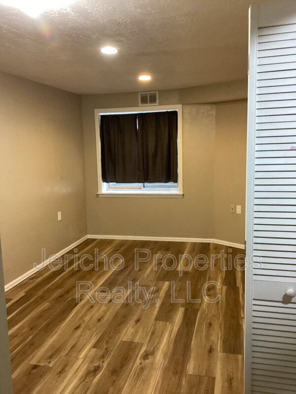 Photo - 8733 W Cornell Ave Unidad #9