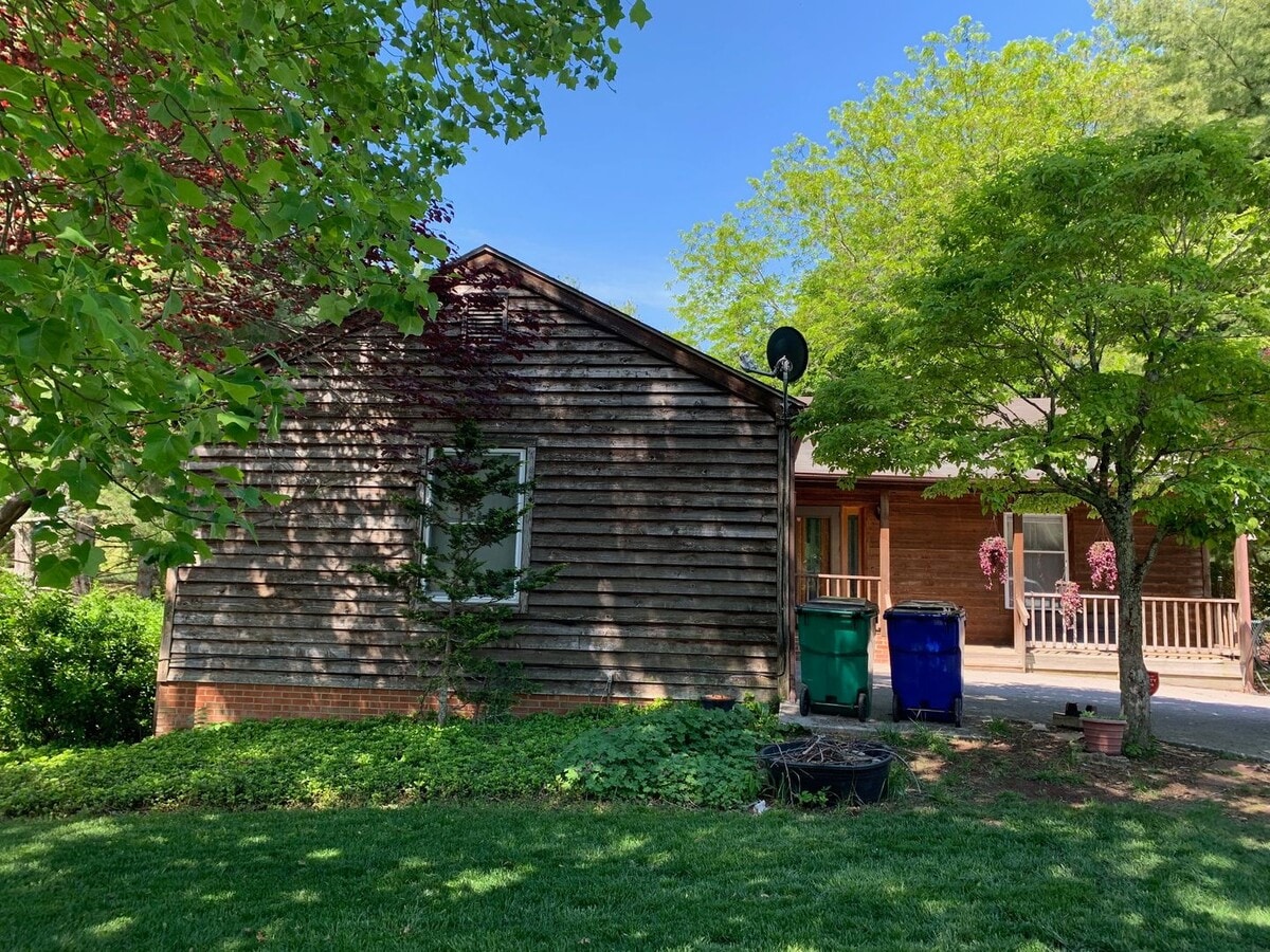 Photo - 1101 Horseshoe Ln