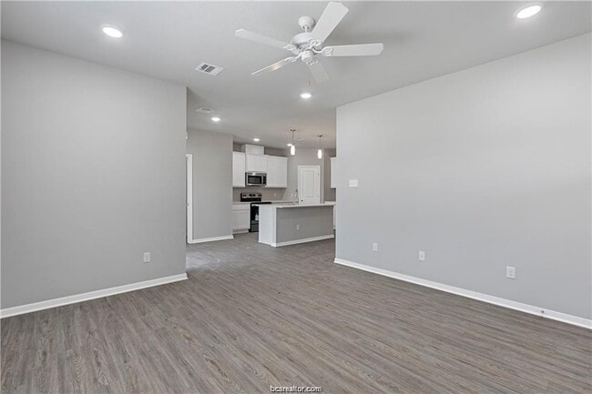 Photo - 1326 Prairie Dr