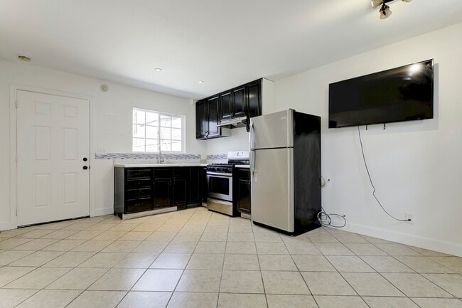 Photo - 8852 Morehart Ave