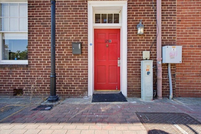 Photo - 123 Anderson St