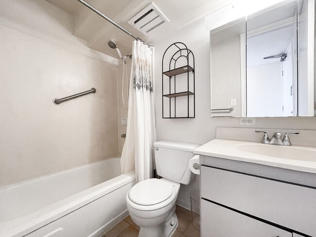 Photo - 445 Seaside Ave Unidad 3904