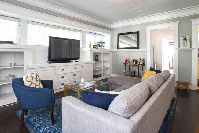 Photo - Charming Upper Floor 2 Bed / 1 Bath with Bonus Studio in a Prime Echo Park Location Unit 1458 1/2