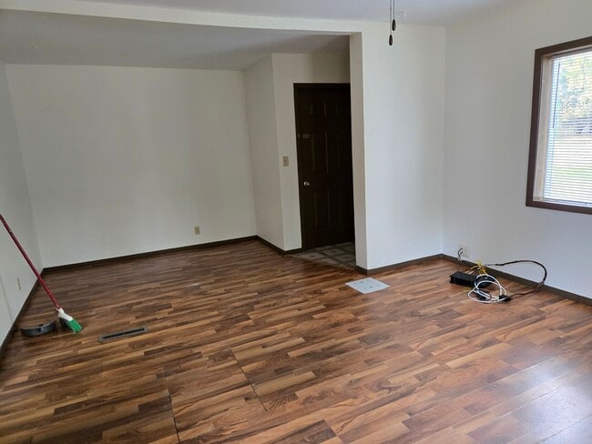 Living room/alcove - 2725 Soo Marie Ave Unit Front