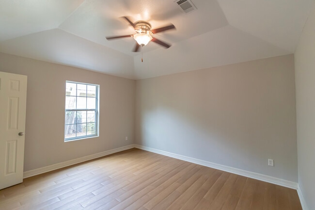 Photo - 304 Truman St,