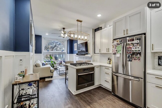 1922 W Wolfram St Unit 1