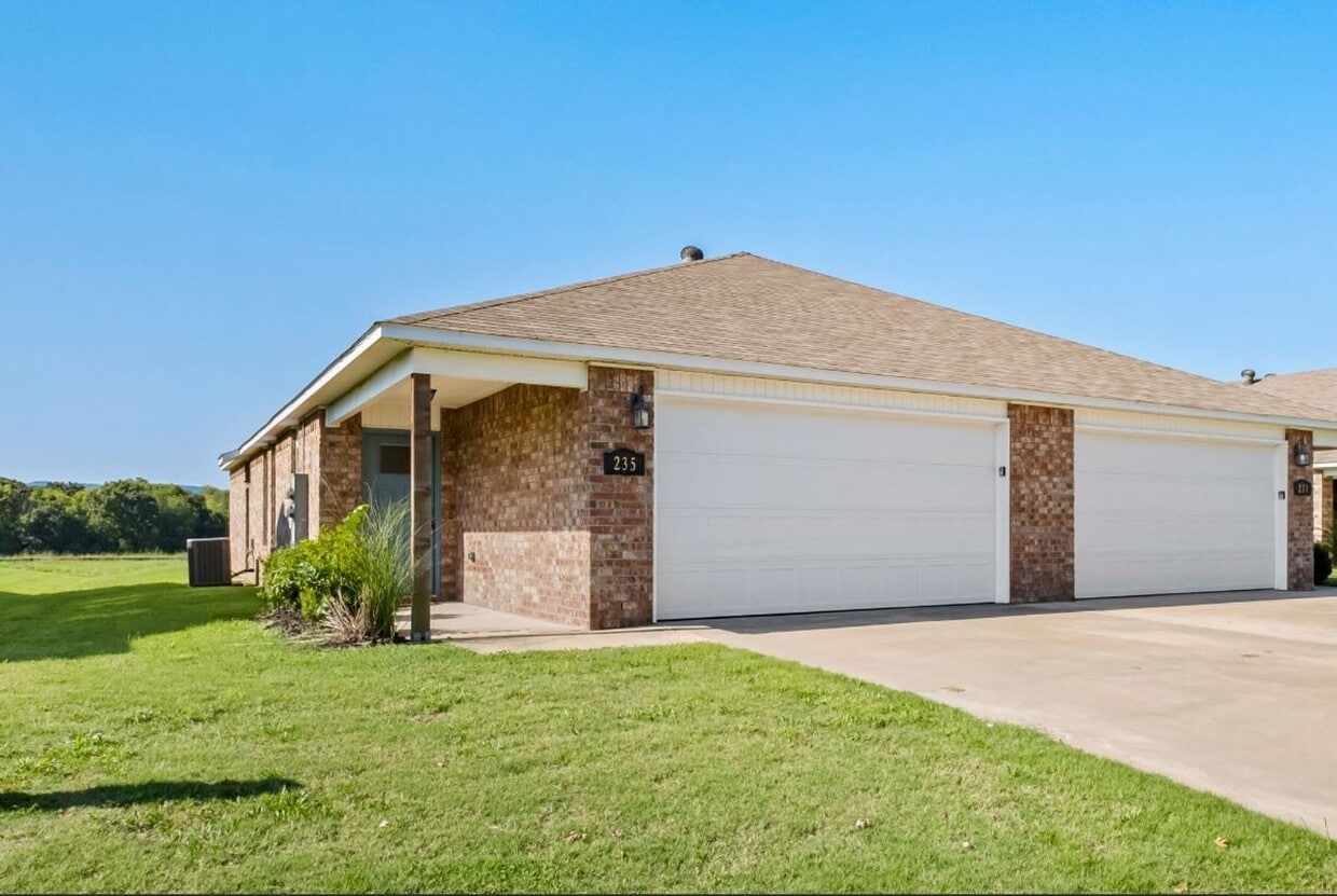 Photo - 235 E Anabranch Ct Duplex