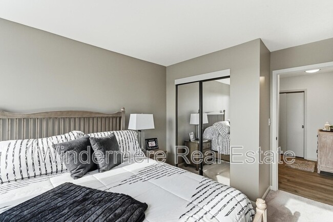 Photo - 220 Broadway Ave S Unit 220